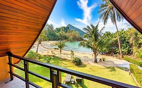 Half Moon Beach Villa - By Kohchangvillas