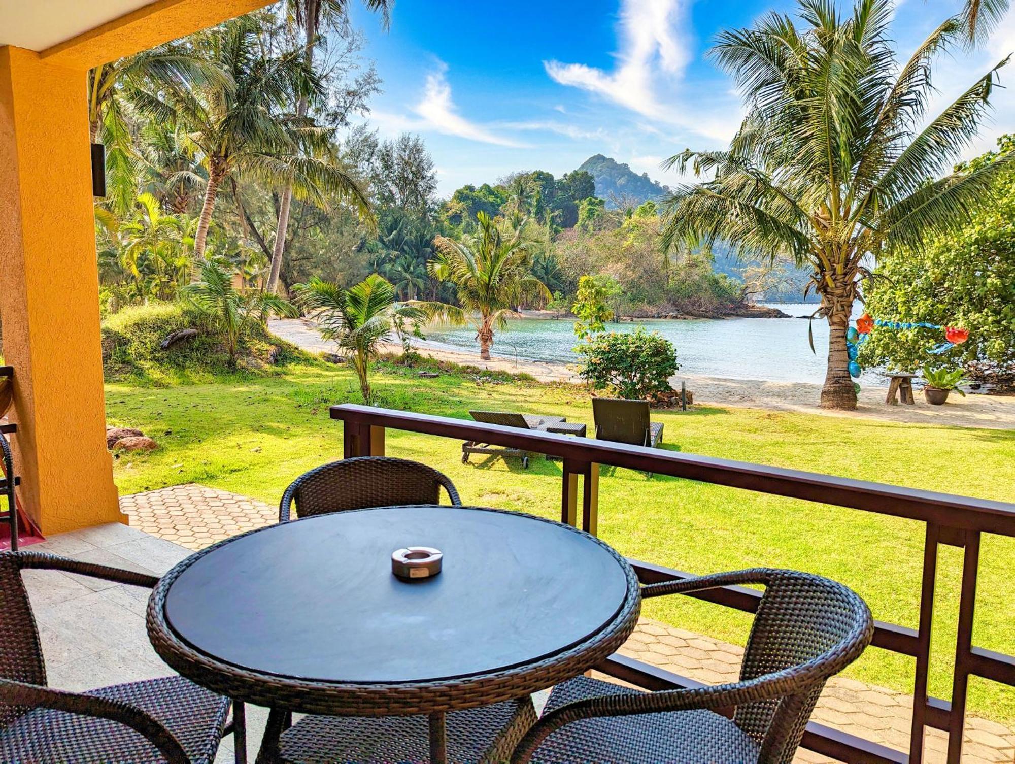 Half Moon Beach Villa - By Kohchangvillas เกาะช้าง ภายนอก รูปภาพ
