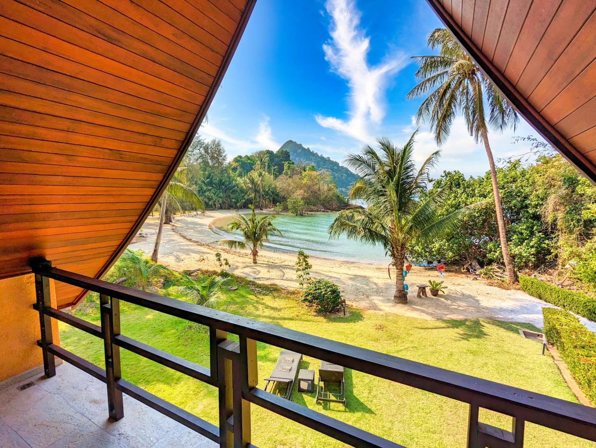 Half Moon Beach Villa - By Kohchangvillas เกาะช้าง ภายนอก รูปภาพ
